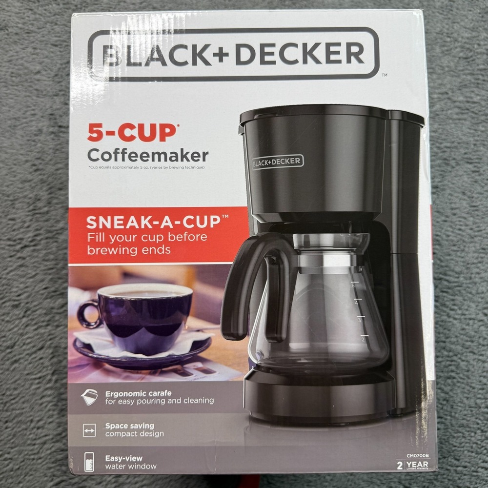 Black + Decker 5 Cup Coffeemaker NEW Sneak A Cup CM0700B